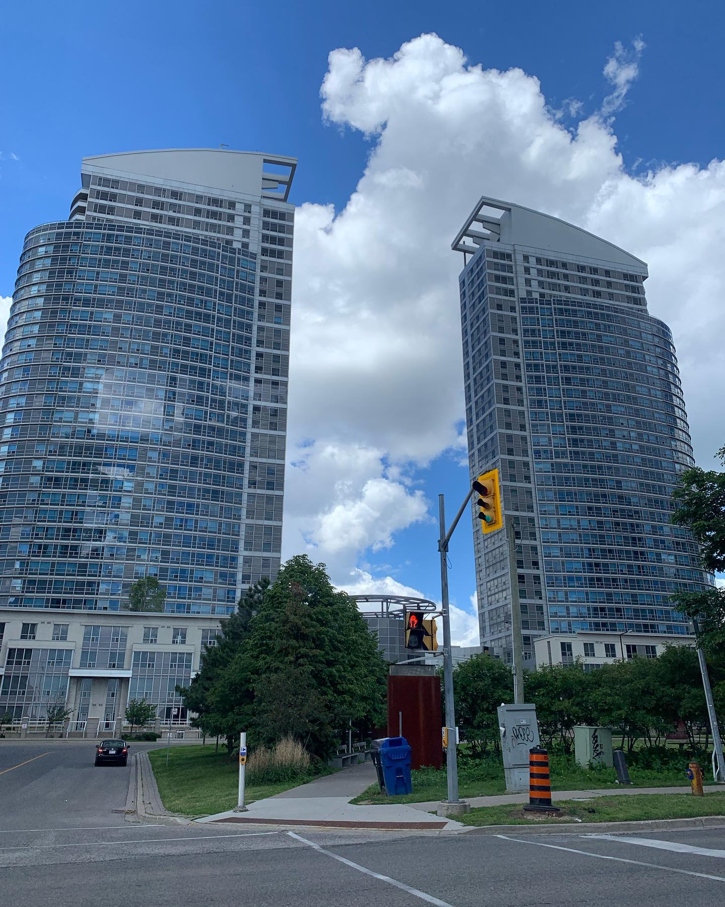 Did you know that @thehidigroup provided mechanical and electrical design for the twin condo buildings, Ellipse I & II in Scarborough. #thg #residentialdesign #condos #engineeringtomorrow #scarborough